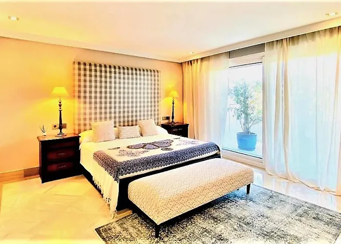Superior 3 Bedroom Center Close To Daire Marbella