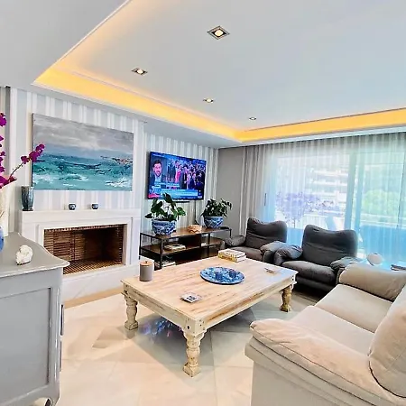 Superior 3 Bedroom Center Close To Marbella