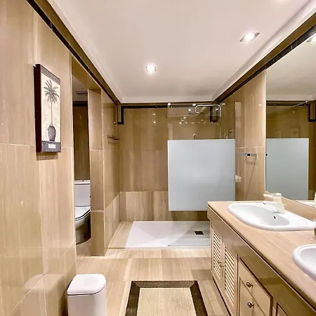 公寓 Superior 3 Bedroom Center Close To