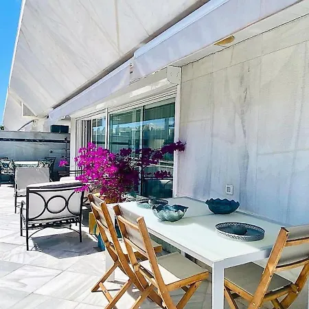 Superior 3 Bedroom Center Close To *