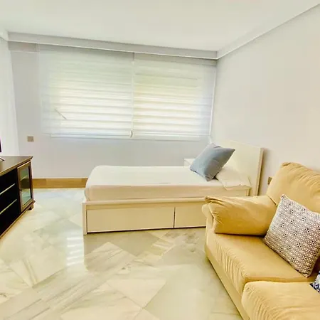 Superior 3 Bedroom Center Close To