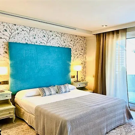 Superior 3 Bedroom Center Close To Marbella