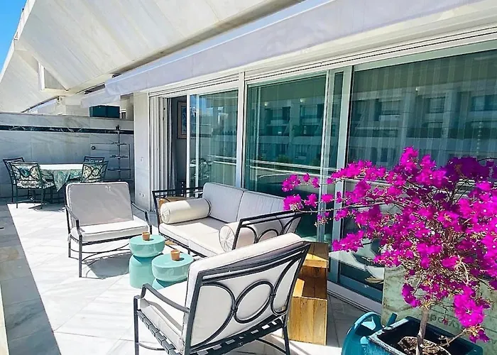 Superior 3 Bedroom Center Close To Apartment Marbella