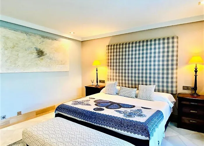 Superior 3 Bedroom Center Close To Apartment Marbella