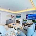 Апартаменты Superior 3 Bedroom Center Close To