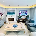Superior 3 Bedroom Center Close To Апартаменты
