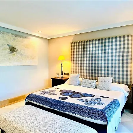 Superior 3 Bedroom Center Close To Apartmán Marbella