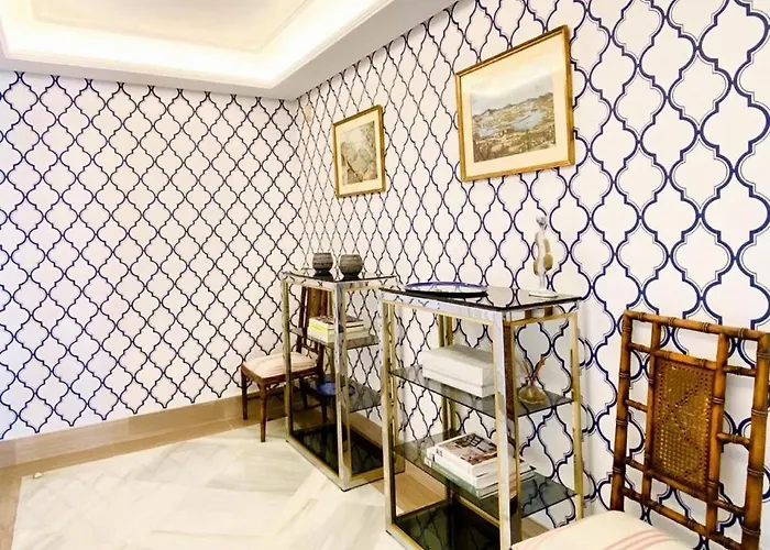 Superior 3 Bedroom Center Close To * Marbella