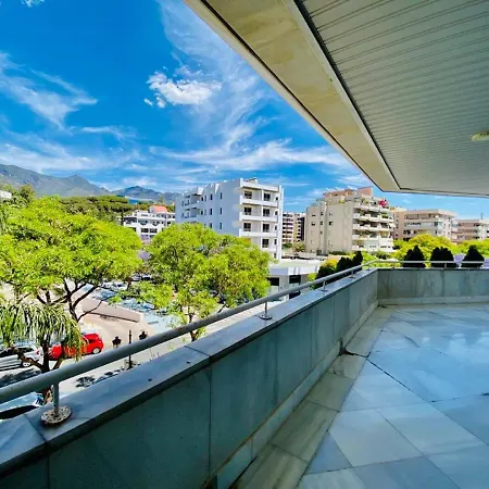 Superior 3 Bedroom Center Close To