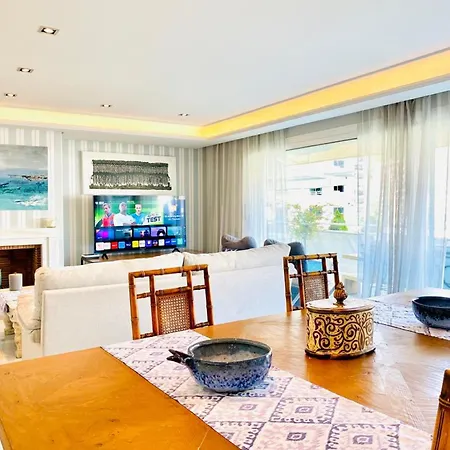 Superior 3 Bedroom Center Close To Apartment Marbella